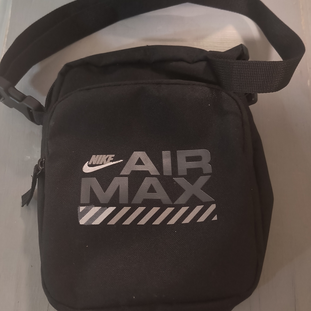 Nike Black Mini Bag Sleek Durable Design
